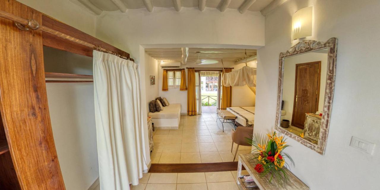 Deluxe Queen Room with Pool View,1090003485:JPEG